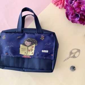 Bolso crochet - Niña que lee - A PEDIDO entrega en 10 días hábiles