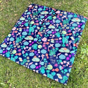 Manta de picnic - Peces Koi fondo oscuro (tamaño grande)  - A PEDIDO, entrega en 10 días hábiles