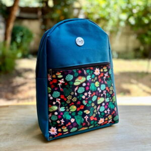 Mochila M - Koi negro (petróleo)